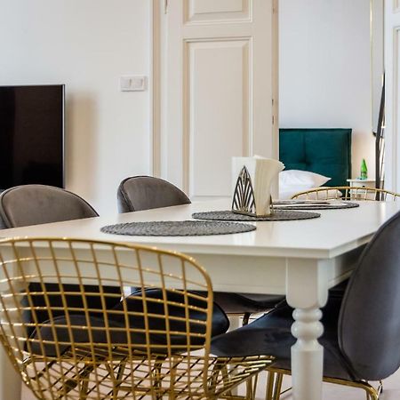Apartament Deluxe Old Town Sw. Krzyza Wawelofts Cracovie Extérieur photo