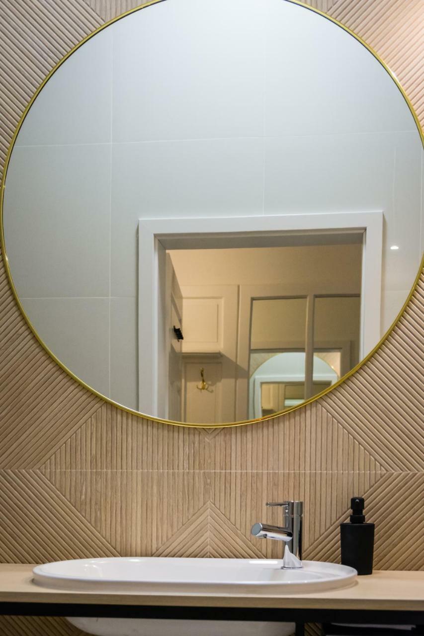 Apartament Deluxe Old Town Sw. Krzyza Wawelofts Cracovie Extérieur photo