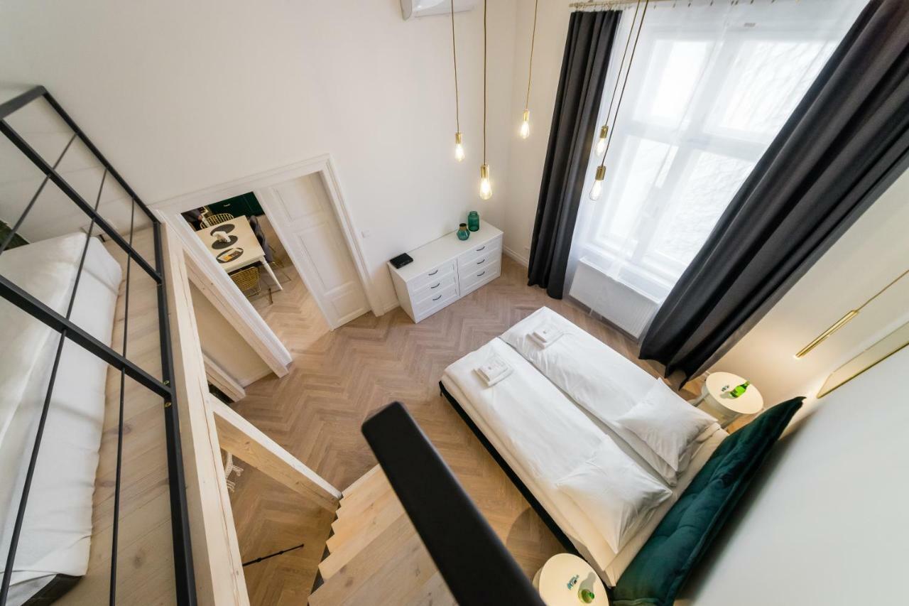 Apartament Deluxe Old Town Sw. Krzyza Wawelofts Cracovie Extérieur photo