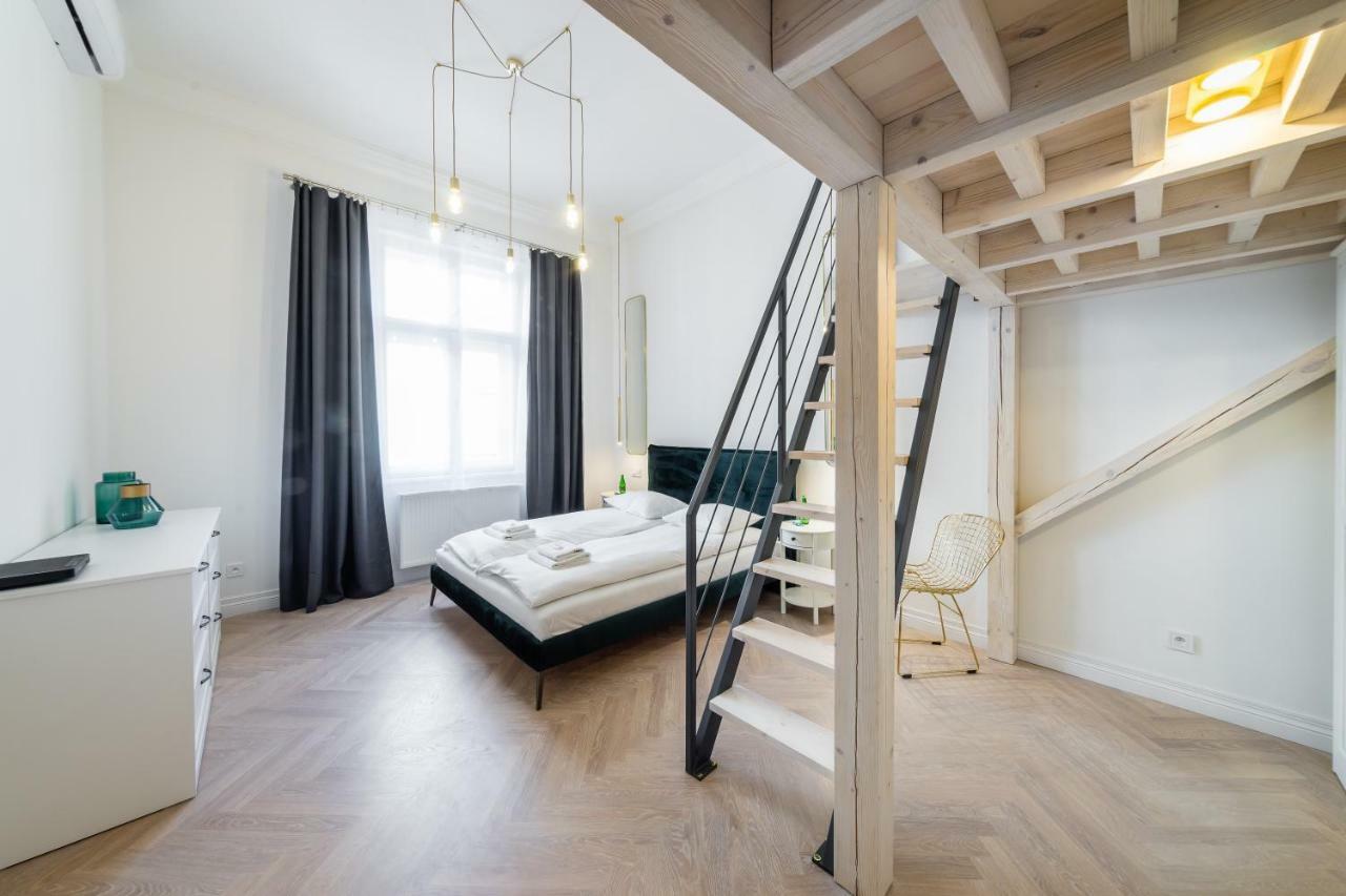 Apartament Deluxe Old Town Sw. Krzyza Wawelofts Cracovie Extérieur photo